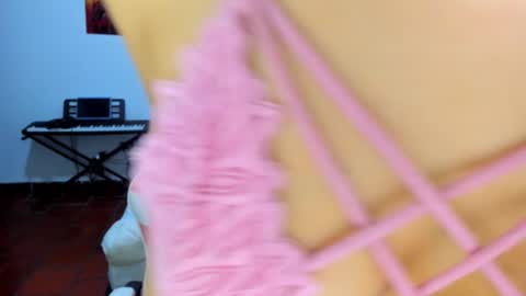 Snapshot of room_kitty chatting on 22, 11, 2025 MIA AND PAUL online show from 22, 11, 2025