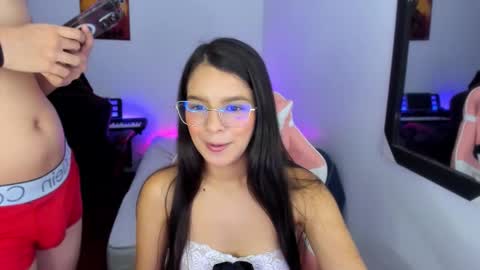 Snapshot of room_kitty chatting on 23, 11, 2025 MIA AND PAUL online show from 23, 11, 2025