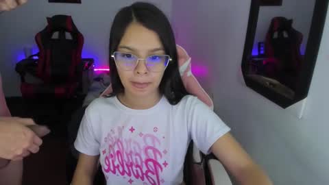 Snapshot of room_kitty chatting on 15, 12, 2025 MIA AND PAUL online show from 15, 12, 2025