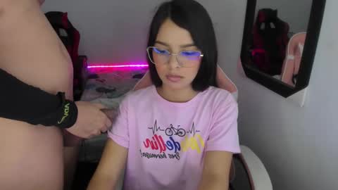 Snapshot of room_kitty chatting on 22, 12, 2025 MIA AND PAUL online show from 22, 12, 2025