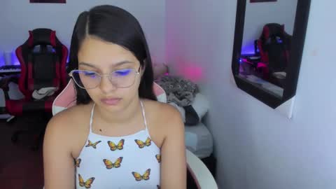 Snapshot of room_kitty chatting on 9, 1, 2026 MIA AND PAUL online show from 9, 1, 2026