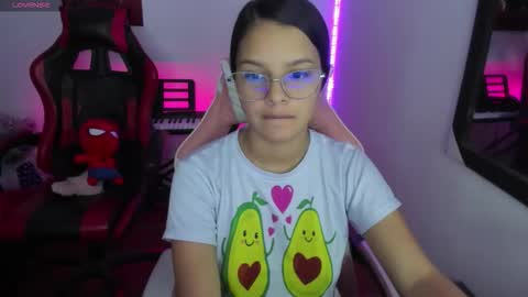 Snapshot of room_kitty chatting on 1, 3, 2026 MIA AND PAUL online show from 1, 3, 2026