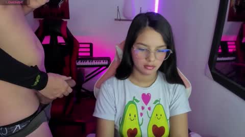 Snapshot of room_kitty chatting on 4, 3, 2026 MIA AND PAUL online show from 4, 3, 2026