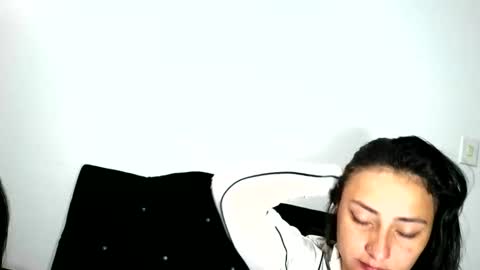 roosmery_ online show from 13, 5, 2026