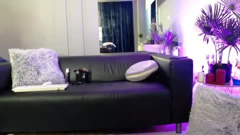 Rose online show from 9, 7, 2026