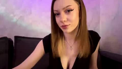 rosaliehue online show from 5, 5, 2026