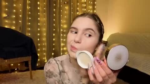 Snapshot of rosalvaulman chatting on 16, 3, 2026 Kylie online show from 16, 3, 2026