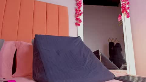 Snapshot of rose_thompson19 chatting on 27, 4, 2026 Rosse online show from 27, 4, 2026