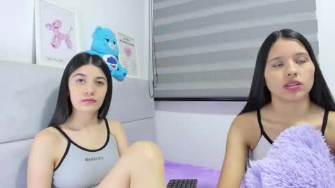 Rose y Miah online show from 19, 12, 2025