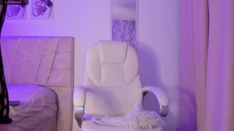 Snapshot of roseanne_park chatting on 1, 2, 2025 online show from 1, 2, 2025