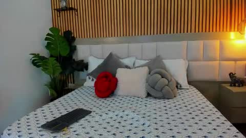 roseaurora online show from 18, 11, 2025