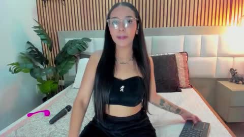 roseaurora online show from 14, 12, 2025