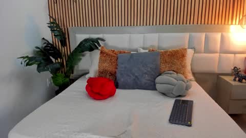 roseaurora online show from 8, 1, 2026