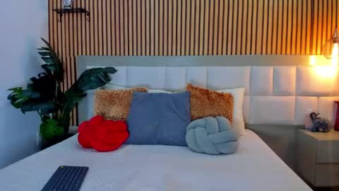 roseaurora online show from 19, 1, 2026