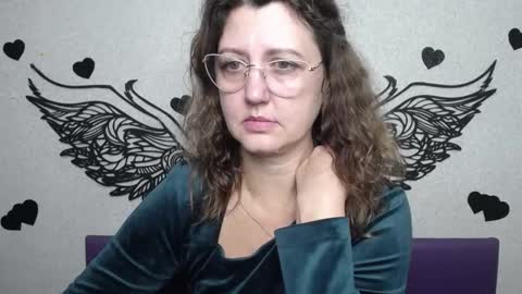 Snapshot of rosehille chatting on 27, 11, 2025 RoseHille online show from 27, 11, 2025