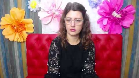 Snapshot of rosehille chatting on 3, 12, 2025 RoseHille online show from 3, 12, 2025