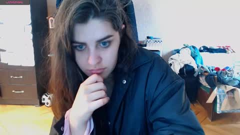 Snapshot of roselina_ chatting on 9, 4, 2026 Rose online show from 9, 4, 2026
