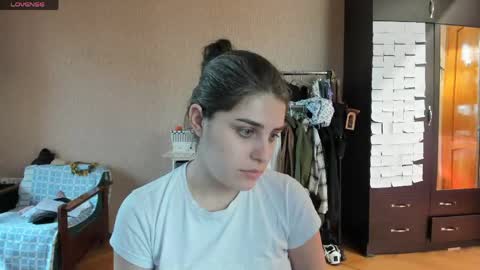 Snapshot of roselina_ chatting on 19, 5, 2026 Rose online show from 19, 5, 2026