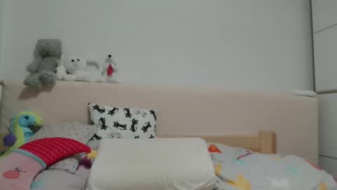 Snapshot of roselynsun chatting on 23, 1, 2025 Rose online show from 23, 1, 2025