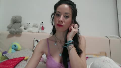 Snapshot of roselynsun chatting on 7, 2, 2025 Rose online show from 7, 2, 2025