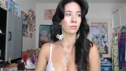 Snapshot of roselynsun chatting on 25, 9, 2025 Rose online show from 25, 9, 2025