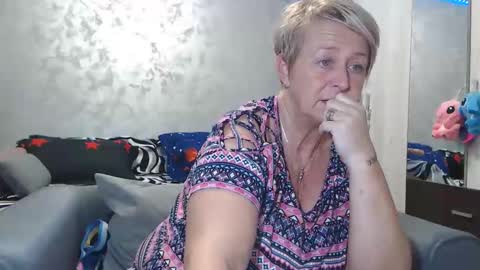 Lovepinklilly online show from 14, 1, 2026