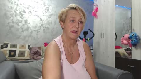 Lovepinklilly online show from 15, 5, 2026