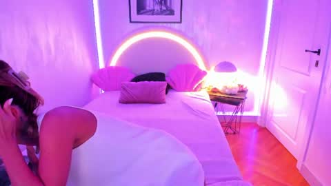 Nataly online show from 6, 8, 2026
