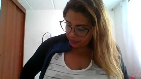 Snapshot of rossanalionheart chatting on 2, 3, 2025 Rossana  online show from 2, 3, 2025