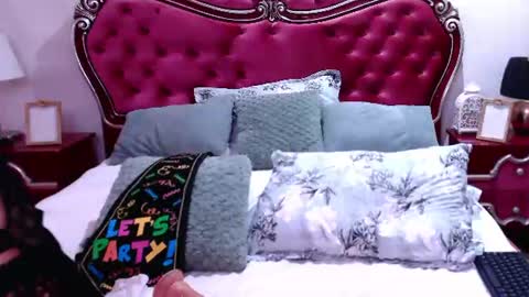 Snapshot of rossecougar_x chatting on 7, 7, 2026 Rosse Cougar online show from 7, 7, 2026
