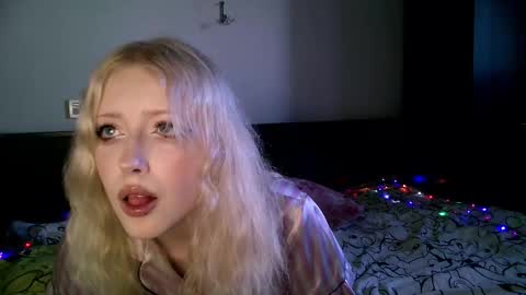 Snapshot of rosy_petal chatting on 25, 9, 2025 rosy_petal online show from 25, 9, 2025