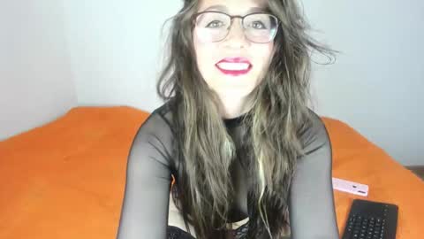 Snapshot of rosyluvv chatting on 29, 9, 2025 Rosie online show from 29, 9, 2025