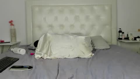 Snapshot of rouse_sexy_hotxx77 chatting on 12, 7, 2026 rouse_sexy_hotxx77 online show from 12, 7, 2026