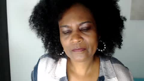 Snapshot of roushlove chatting on 5, 8, 2026 luxa online show from 5, 8, 2026