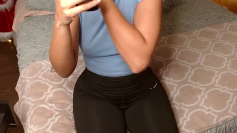 Rouss marie henao  online show from 23, 12, 2024
