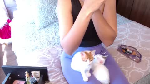 Rouss marie henao  online show from 1, 1, 2025