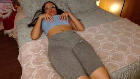 Rouss marie henao  online show from 9, 1, 2025