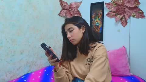 rousse_violet online show from 9, 1, 2025