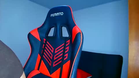 rousse_violet online show from 4, 11, 2025