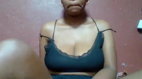 rovaelyah online show from 4, 3, 2026