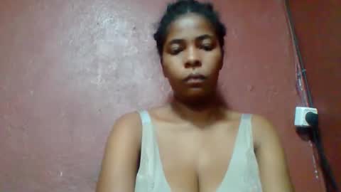 rovaelyah online show from 2, 4, 2026