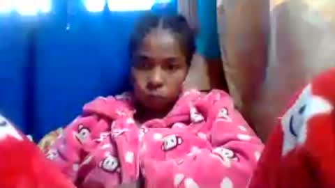 rovaelyah online show from 4, 7, 2026