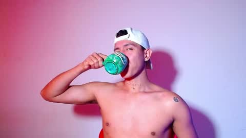 rowanboy23 online show from 28, 5, 2026
