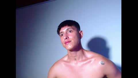rowanboy23 online show from 25, 6, 2026
