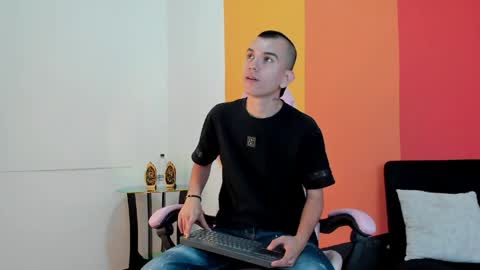Snapshot of rowancley chatting on 20, 4, 2026 Rowan online show from 20, 4, 2026