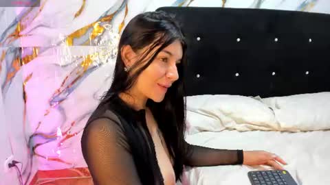 roxanaborns online show from 16, 7, 2026