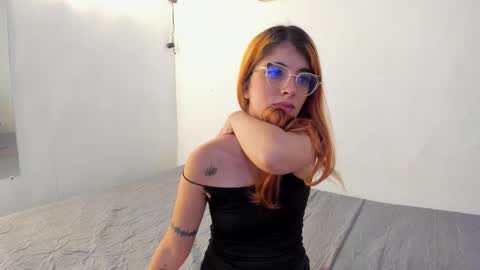 Snapshot of roxanajames__ chatting on 20, 11, 2025 roxy online show from 20, 11, 2025