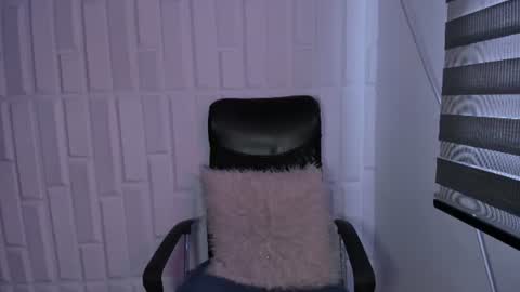 Snapshot of roxanebrown chatting on 17, 6, 2026 roxanebrown online show from 17, 6, 2026