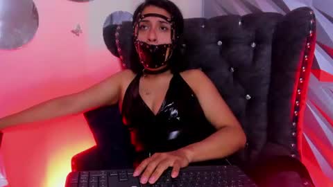 Snapshot of roxanne_han chatting on 5, 7, 2026 roxanne_han online show from 5, 7, 2026