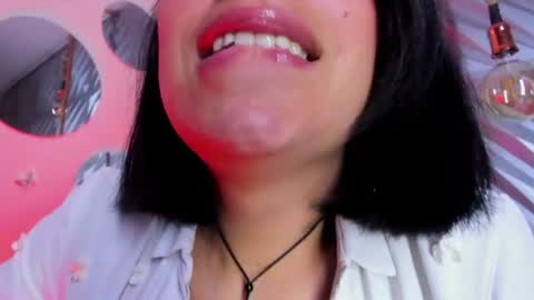 Snapshot of roxanne_han chatting on 6, 7, 2026 roxanne_han online show from 6, 7, 2026